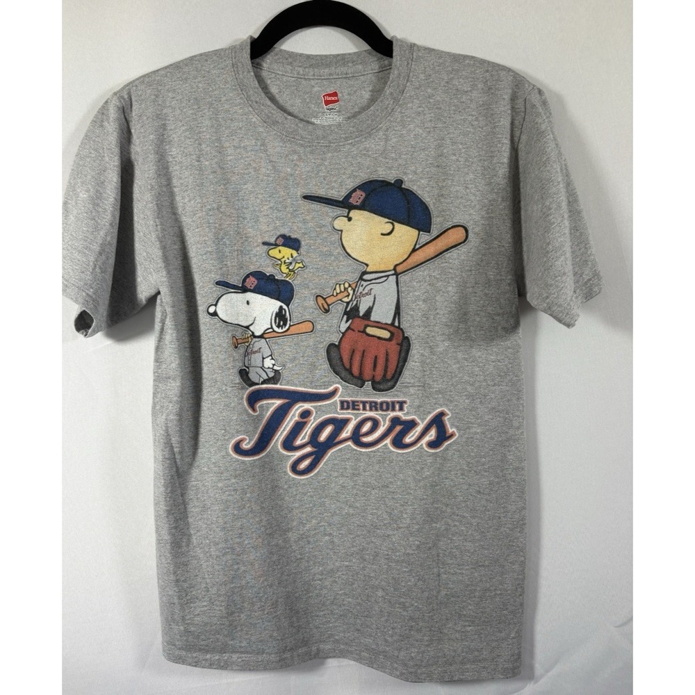 Hanes t-shirt size S detroit tigers peanuts characters short sleeve